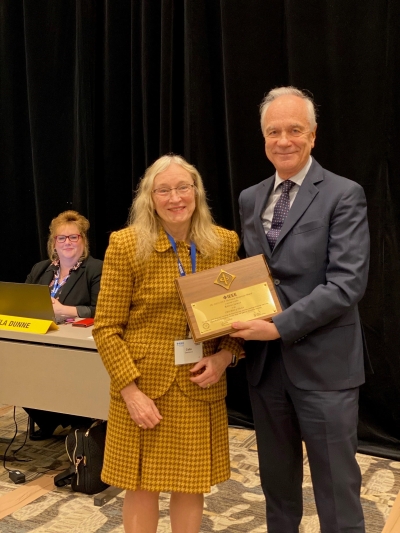 Roberto Saracco receiving the 2022 IEEE Technical Activities Board TAB Hall of Honor Recognition.